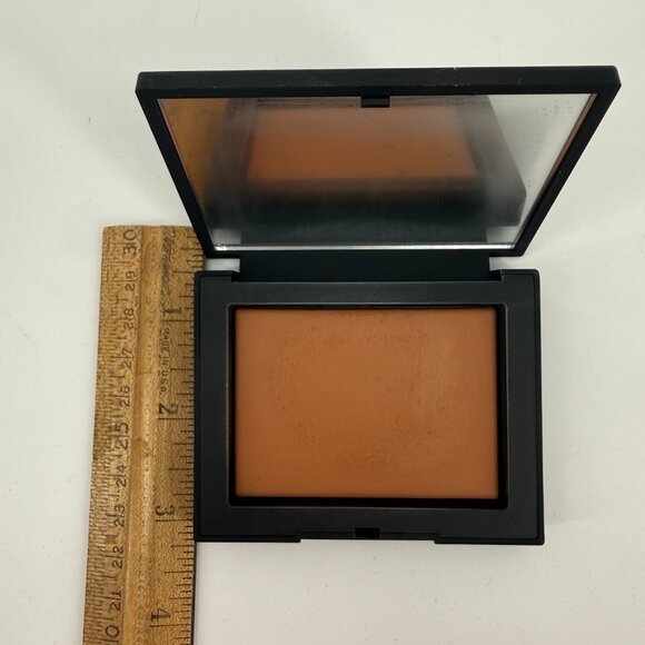 NARS Light Reflecting Setting Powder Sunstone-Pressed Makeup - Picture 7 of 8